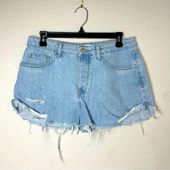 FOREVER 21 Premium Denim Cutoff Light Denim Shorts Size 29 - Picture 1 of 7